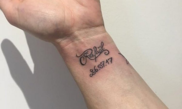 calligraphie fine-axs -tatouage-chaussan